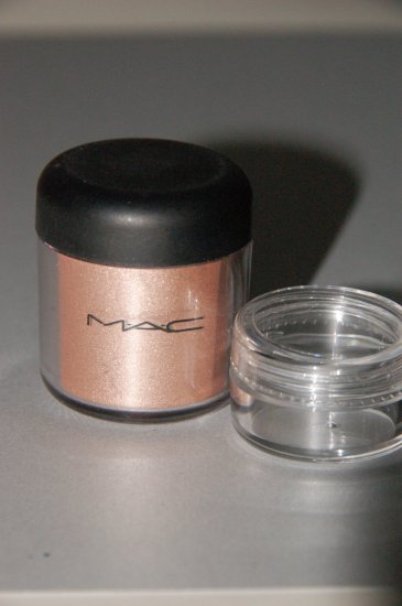 MAC Pigment Samples "Lily White" Limited Edition!!!~