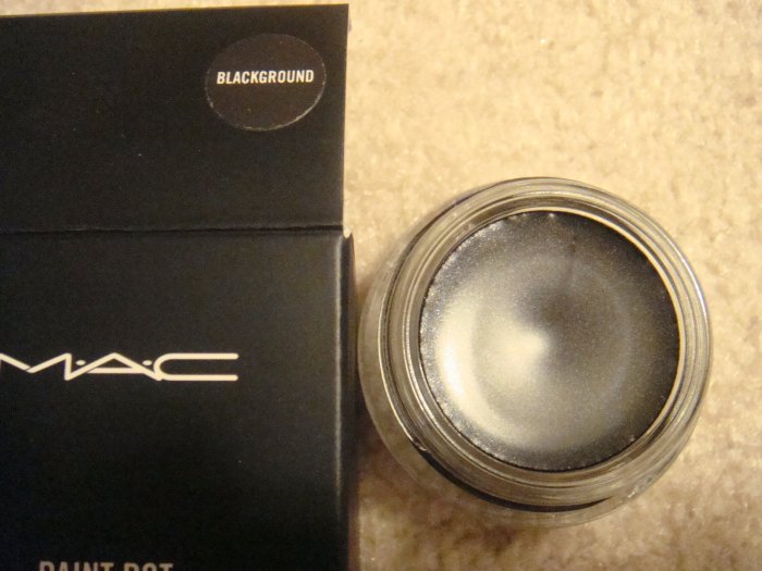 MAC Paint Pot "Blackground" (1/5 tsp) sample~~