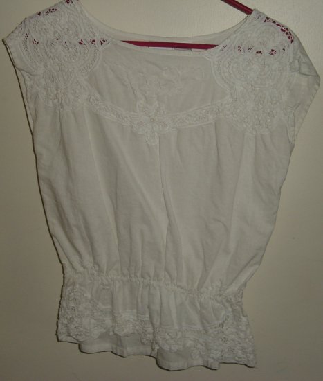 Newport News linen/cotton eyelet blouse