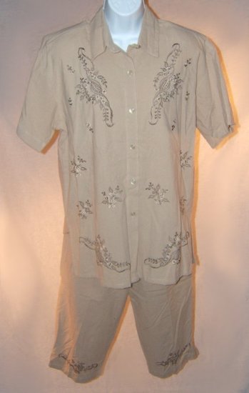Ladies Tia Capri Set Size Medium