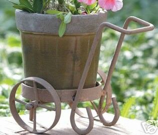 MINI PLANTER ON IRON CART - GREEN