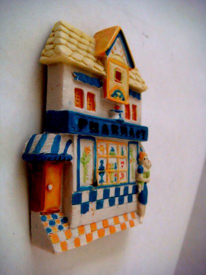 Miniature Plaster 3-D Pharmacy Shop + magnet