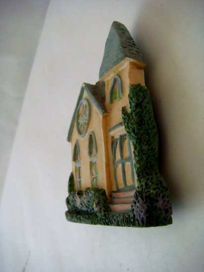 Miniature Plaster 3-D Church with Rose Window + magnet