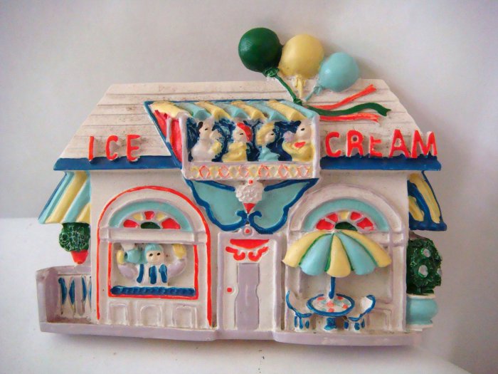 Miniature Plaster 3-D Ice Cream Shop + magnet
