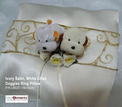 Ivory Satin, White Lilies Doggies Ring Pillow (LM025)
