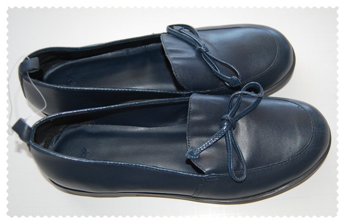 Gap Girls Loafer Navy blue size 6 New
