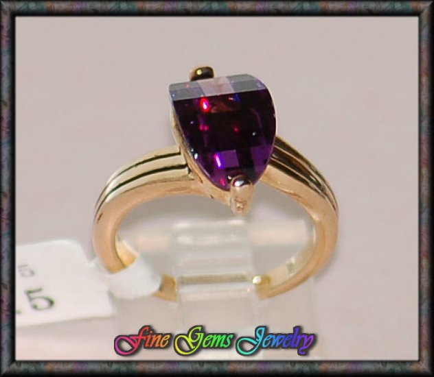 Unique Style Purple CZ Gold Plt Ring - Size 5