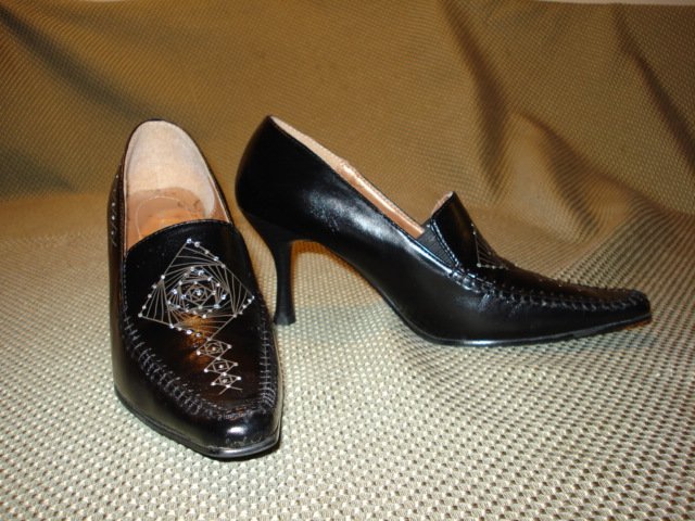 Black womens shoes size 5.5 US/EUR 35