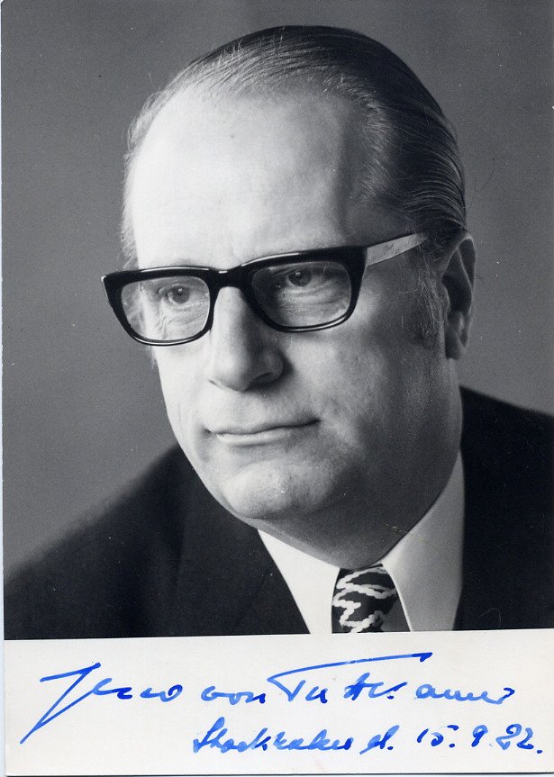 Jesco von Puttkamer salary