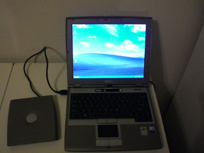 Dell Latitude D400 Ultraportable 12.1" 1800 GHz Pentium M 1024 RAM 40 GB HD