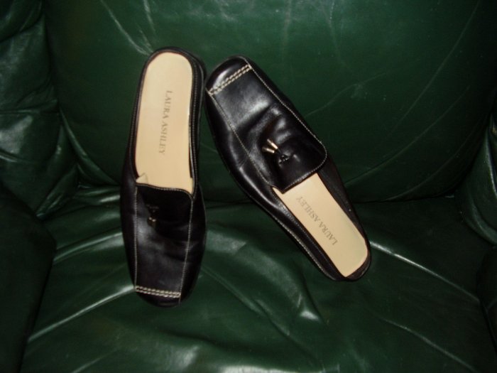 WOMENS LAURA ASHLEY SZ 6M SLIDES SHOES SEXY