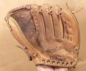 WILSON 3146 JIM CATFISH HUNTER BASEBALL GLOVE EX+ 1960s
