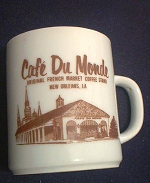 Coffee Shops  Orleans on Cafe Du Monde New Orleans Souvenir Coffee Mug