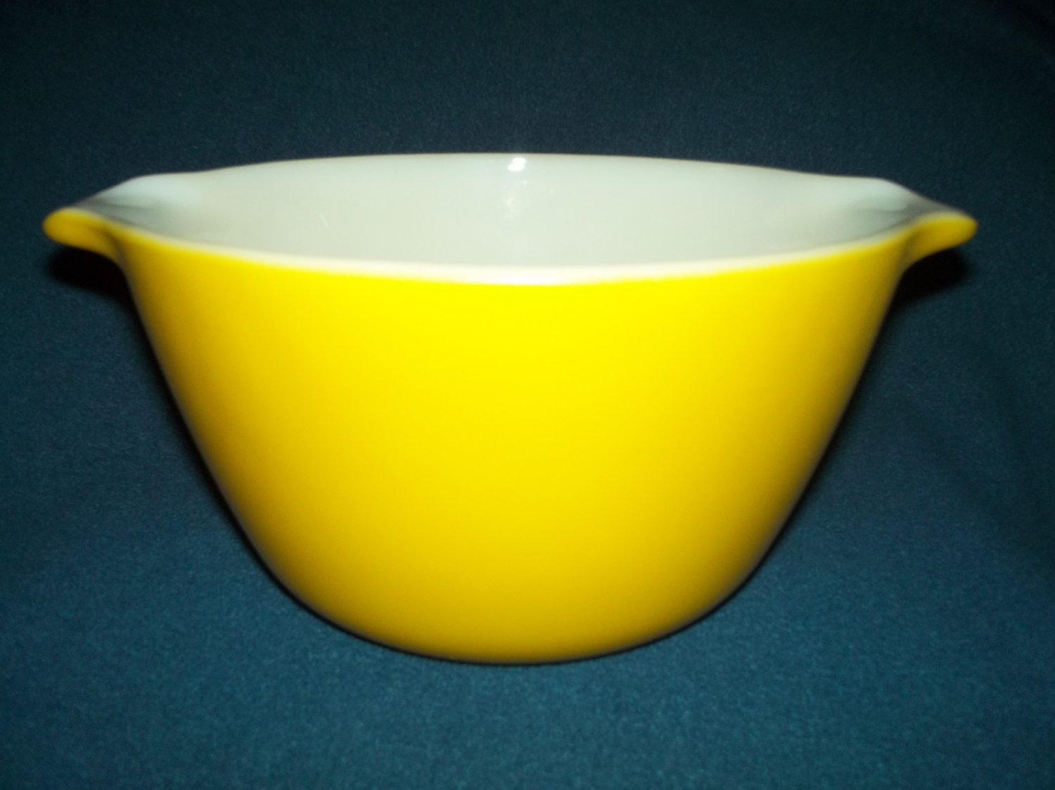 VINTAGE 1970s ANCHOR HOCKING FIRE KING MIXING SERVING BOWL TAB HANDLES