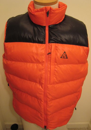 NEW NIKE ACG Mens Down 550 Vest NWT $110 Orange Black M