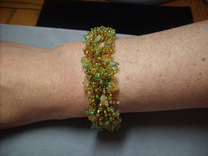 Spring Green and Gold Beaded Bracelet BR-7