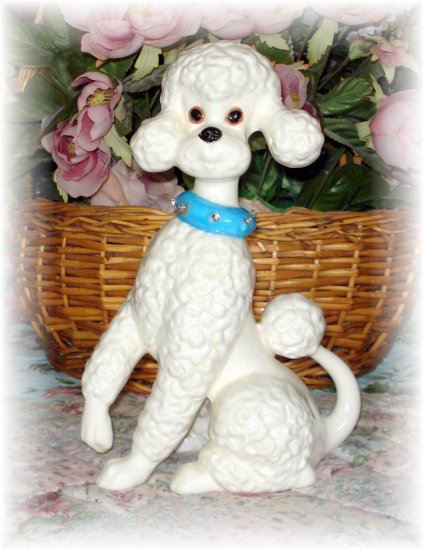 Vintage Cottage WHITE FRENCH POODLE Dog Puppy Statue FIGURINE