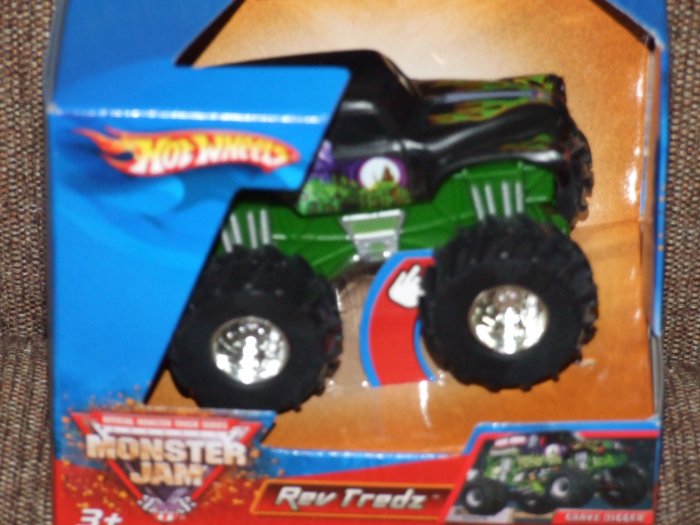 Hot Wheels 1:43 Rev Tredz Monster Truck Grave Digger