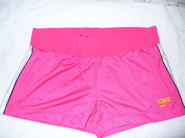 NWT Womens NIKE Low Rise Shorts XL 16 18 Pink