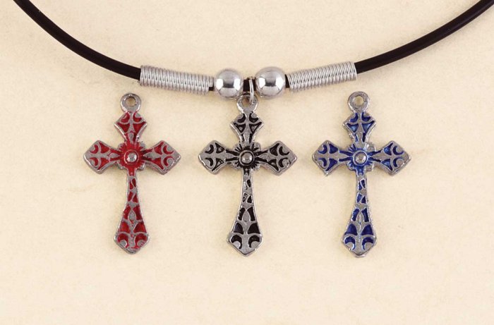 HEIRLOOM CROSS NECKLACE