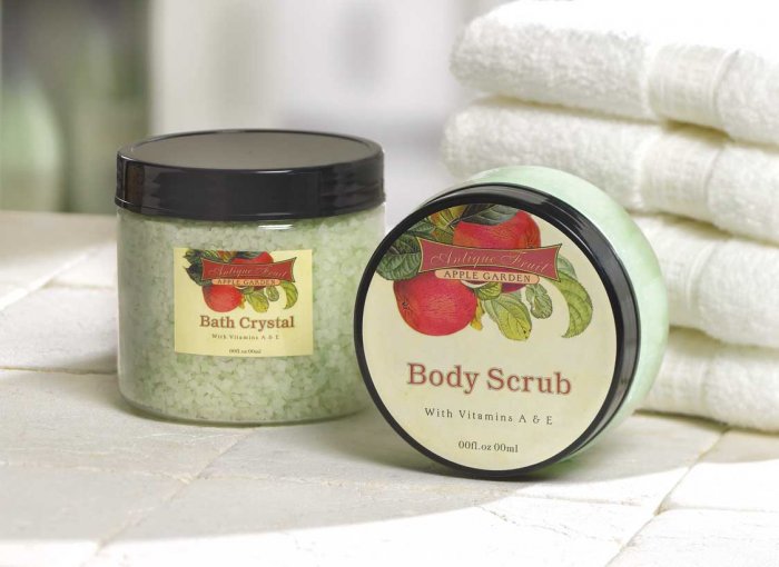 APPLE-SCENTED BATH GIFT SET