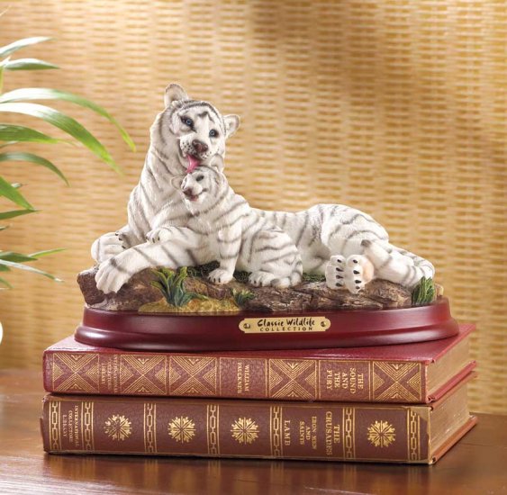 WHITE TIGER AND CUB