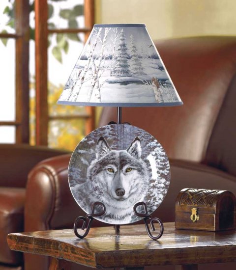 WOLF IN A SNOWY FOREST LAMP
