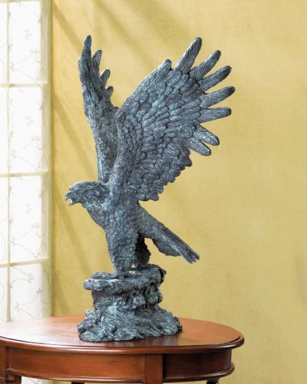 METAL EAGLE STATUE