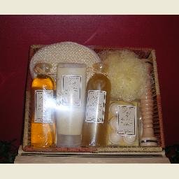 Ginger White Tea Set with Basket