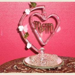 Dangling "Mom" Heart