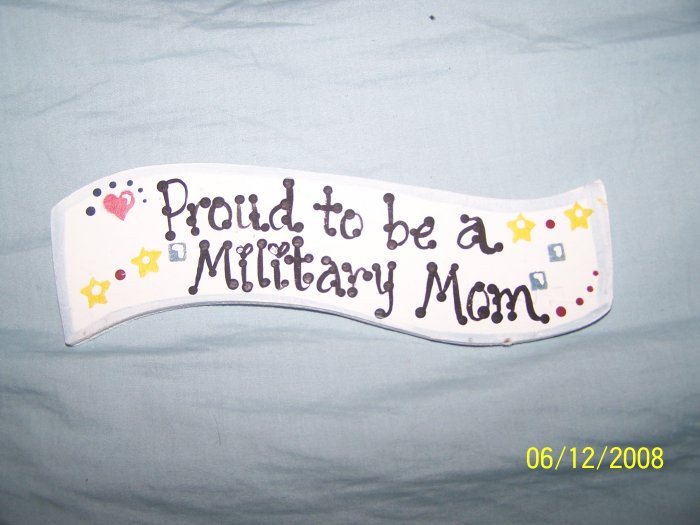 "PROUD TO BE A MILITARY MOM" MAGNET