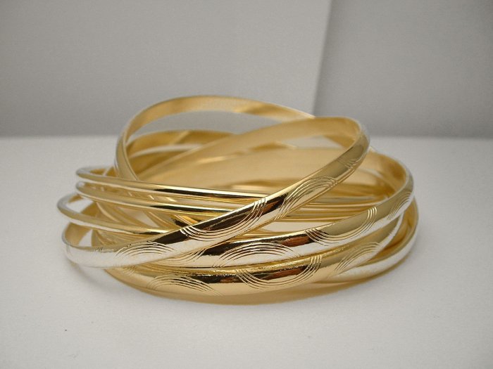 NEW * TRENDY GOLDTONE MULTI BANGLE BRACELET