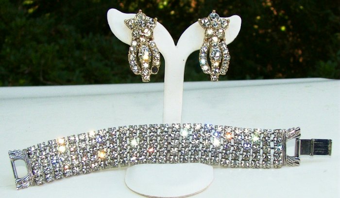 Vintage Sparkling Line Bracelet & Earrings