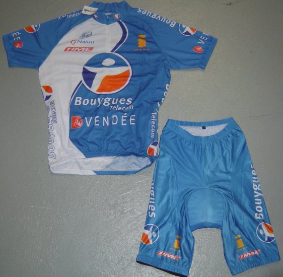 BOUYGUES TELECOM CYCLING JERSEY AND SHORTS KIT SZ L