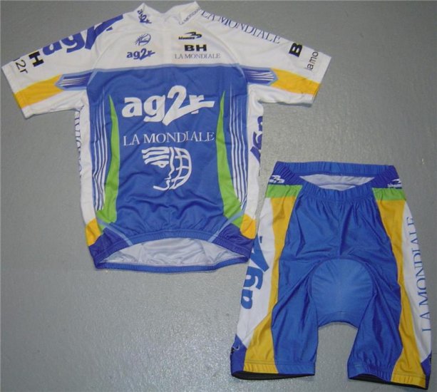AG2R TEAM CYCLING CYCLE BIKE JERSEY AND SHORTS SZ L
