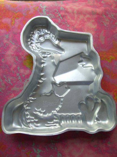SOLD! Vintage 1977 Wilton Cake Pan # 502-2065 BIG BIRD with Presents or Blocks