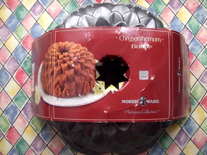 SOLD! NEW Fancy Nordic Ware Bundt Cake Pan Chrysanthemum Edition