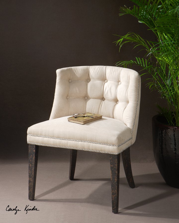 TRIXIE - SLIPPER CHAIR