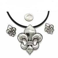 Fleur de lis pendant set on black rubber