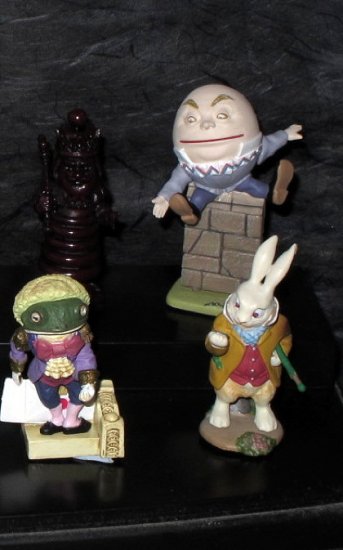 ALICE IN WONDERLAND LOOKING GLASS 14 JAPAN FIGURE SET