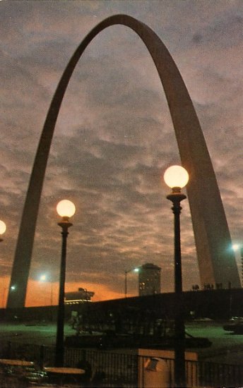 Gateway Arch, Jefferson National Expansion Memorial in St. Louis Missouri MO Postcard - 3824
