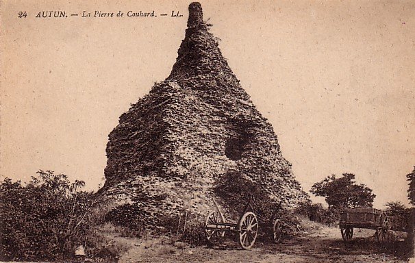 La Pierre de Couhard Autun France Roman Pyramid Vintage Postcard - 3839