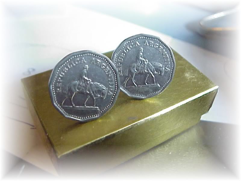 CUFFLINKS~GAUCHO COIN FROM ARGENTINA~GAUCHO HORSE BOXED