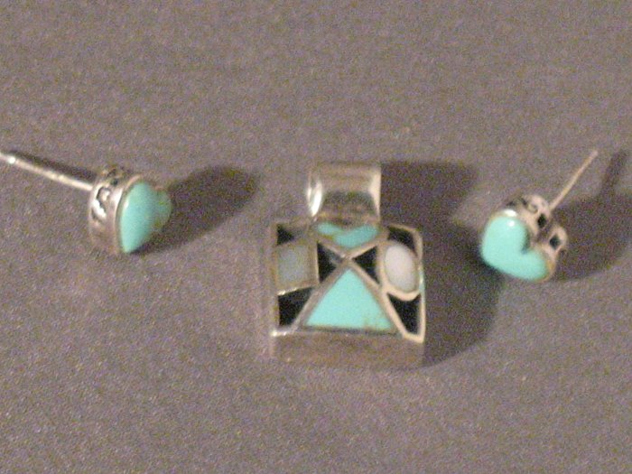 ZUNI DAINTY HEART EARRINGS AND PENDANT SO PRETTY IN STELING SILVER GREAT PRICE!