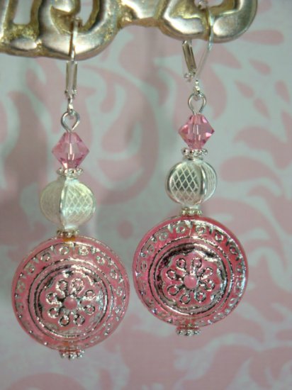 VINTAGE LUCITE BEAD SWAROVSKI SS PLATED PINK ARTISAN EARRINGS