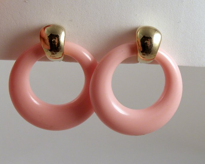 VINTAGE EARRINGS Pink Lucite Mod Hoops Retro Clips