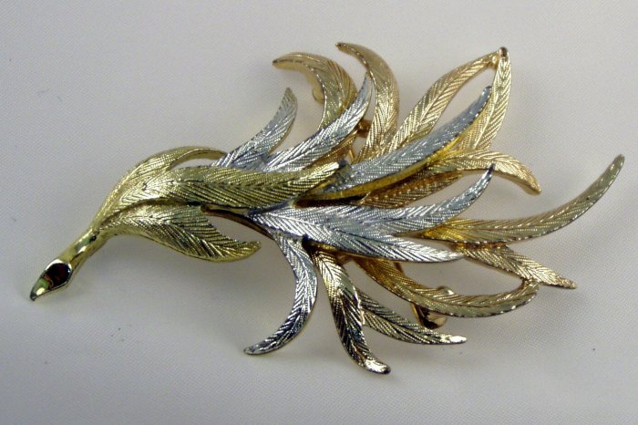 VINTAGE PIN BROOCH Emmons Golden Silvery Feather 3"