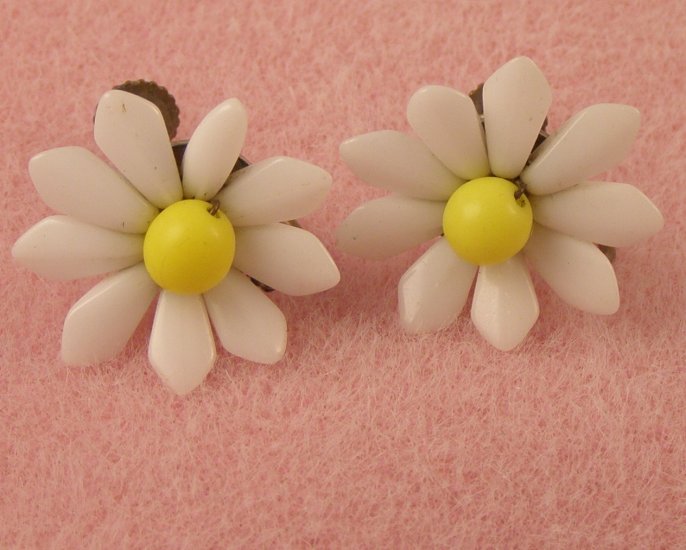 VINTAGE EARRINGS West German White Milk Glass Flowers Yellow