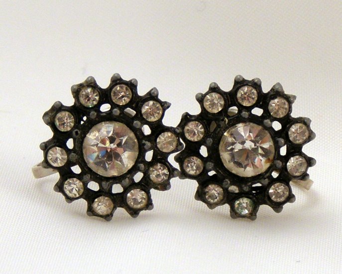 VINTAGE EARRINGS Nemo Crystal Rhinestones Jappanned Black Screw Back