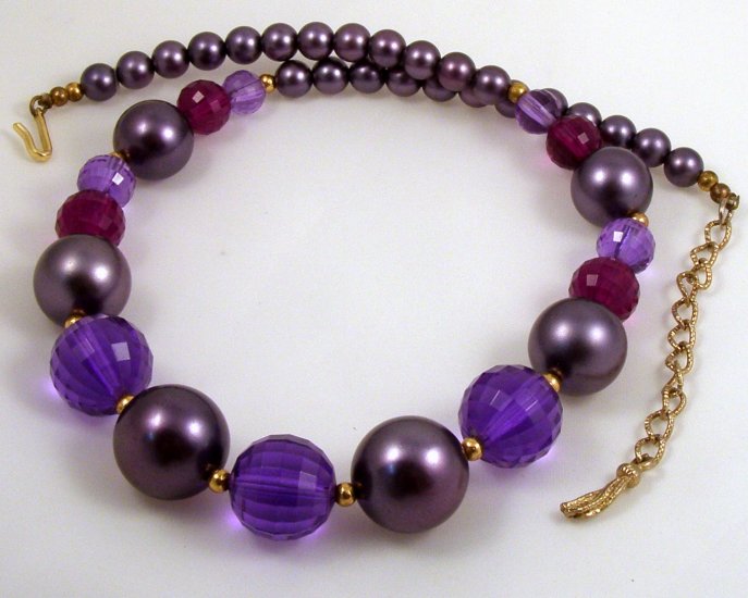 VINTAGE NECKLACE Big Purple Facet Lucite Beads Japan